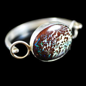 Boulder Opal Crevices